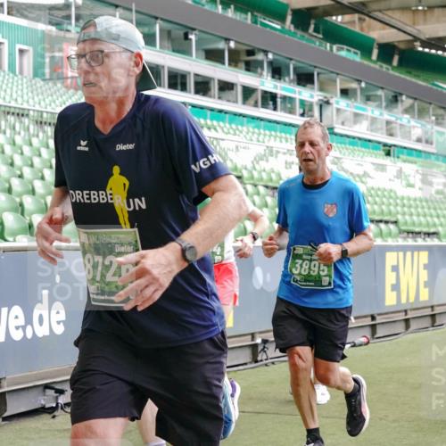 13.09.2026 - 21. swb-Marathon Bremen Michael Burmester http://msf.ph/oto/10448379 13.09.2026 13:08:49 Laufen im Stadion 383, 391, 489, 532, 549, 551, 563, 625, 682, 800, 808, 809, 813, 884, 898, 911, 1025, 1072, 1124, 1150, 1173, 1210, 1285, 1289, 1322, 1364, 1395, 1398, 1532, 1559, 1688, 1831, 1854, 1880, 1899, 2003, 2041, 2208, 2215, 2229, 2243, 2283, 2366, 2380, 2405, 2413, 2429, 2441, 2467, 2471, 2492, 2525, 2565, 2611, 2635, 2692, 2727, 2755, 2782, 2802, 2823, 2831, 2841, 2866, 2897, 2930, 2931, 2941, 2949, 3032, 3316, 3327, 3333, 3398, 3437, 3707, 109 meine-sportfotos.de