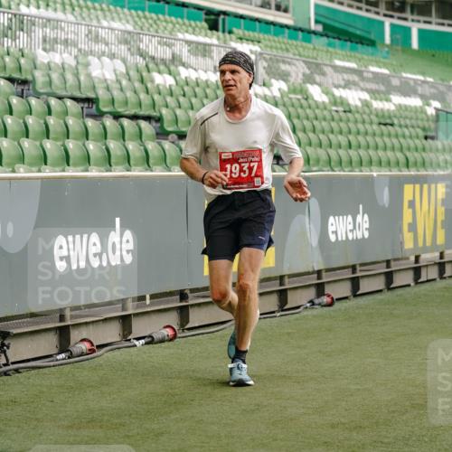 13.09.2026 - 21. swb-Marathon Bremen Michael Burmester http://msf.ph/oto/10448391 13.09.2026 12:47:39 Laufen im Stadion 382, 384, 538, 604, 621, 868, 889, 1554, 1872, 1925, 2021, 2087, 2266, 2538, 2646, 2809, 2844, 2956, 3110, 3118, 3127, 3196, 3242, 3284, 3297, 3424, 3466, 3520, 3794, 3910, 4025, 4236, 4239, 4614, 4712, 4729, 4777, 4808, 4992, 5024, 5238, 5283, 5674, 5725, 5803, 5976, 6025, 6053, 6058, 6686, 6708, 6784, 6815, 7102, 7399, 7538, 7803, 7814, 7871, 8060, 8334, 8611, 8621, 8701, 8706, 8877, 8973, 8980, 8981, 8983, 9010, 9061, 9429, 9544, 9689, 9813, 9918, 13034 meine-sportfotos.de