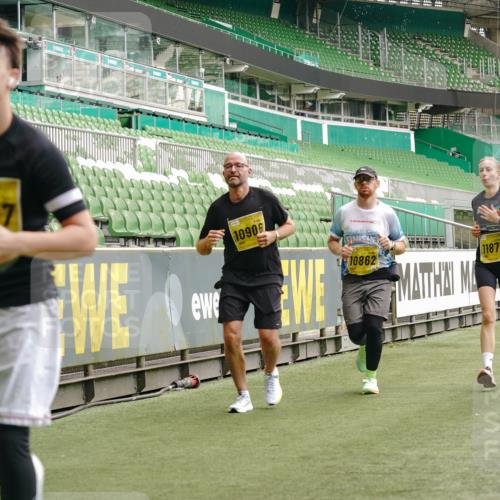 13.09.2026 - 21. swb-Marathon Bremen Michael Burmester http://msf.ph/oto/10448399 13.09.2026 10:30:18 Laufen im Stadion 10141, 10162, 10170, 10174, 10183, 10193, 10200, 10218, 10227, 10233, 10253, 10281, 10304, 10334, 10339, 10348, 10359, 10381, 10392, 10426, 10448, 10452, 10467, 10515, 10537, 10585, 10588, 10641, 10652, 10714, 10734, 10757, 10761, 10763, 10764, 10765, 10780, 10808, 10821, 10822, 10825, 10827, 10837, 10838, 10840, 10862, 10863, 10884, 10886, 10887, 10906, 10966, 10984, 11002, 11007, 11038, 11109, 11350, 11379 meine-sportfotos.de