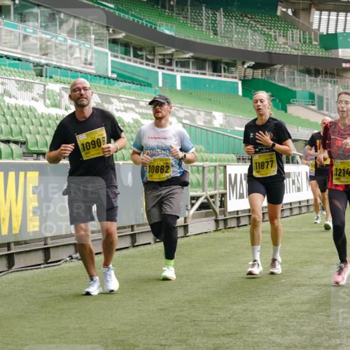 13.09.2026 - 21. swb-Marathon Bremen Michael Burmester http://msf.ph/oto/10448450 13.09.2026 10:30:19 Laufen im Stadion 10141, 10162, 10170, 10174, 10183, 10193, 10200, 10218, 10227, 10233, 10253, 10281, 10304, 10334, 10339, 10348, 10359, 10381, 10392, 10426, 10448, 10452, 10467, 10515, 10537, 10585, 10588, 10641, 10652, 10714, 10734, 10757, 10761, 10763, 10764, 10765, 10780, 10808, 10821, 10822, 10825, 10827, 10837, 10838, 10840, 10862, 10863, 10884, 10886, 10887, 10906, 10966, 10984, 11002, 11007, 11038, 11109, 11350, 11379 meine-sportfotos.de