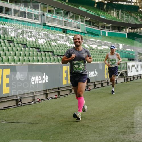 13.09.2026 - 21. swb-Marathon Bremen Michael Burmester http://msf.ph/oto/10448464 13.09.2026 12:47:42 Laufen im Stadion 382, 384, 538, 604, 621, 868, 889, 1554, 1872, 1925, 2021, 2087, 2266, 2538, 2605, 2646, 2809, 2844, 2956, 3110, 3118, 3127, 3196, 3242, 3284, 3297, 3424, 3466, 3520, 3794, 3910, 4025, 4236, 4239, 4614, 4712, 4729, 4777, 4808, 4992, 5024, 5238, 5283, 5674, 5725, 5803, 5976, 6025, 6053, 6058, 6686, 6708, 6784, 6815, 6951, 7102, 7399, 7538, 7803, 7814, 7871, 8060, 8334, 8611, 8621, 8706, 8877, 8973, 8980, 8981, 8983, 9010, 9061, 9429, 9544, 9689, 9813, 9918, 13034 meine-sportfotos.de