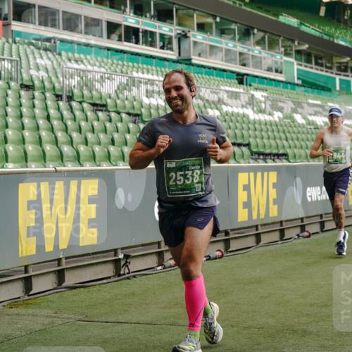 13.09.2026 - 21. swb-Marathon Bremen Michael Burmester http://msf.ph/oto/10448481 13.09.2026 12:47:43 Laufen im Stadion 382, 384, 538, 604, 621, 868, 889, 1554, 1872, 1925, 2021, 2087, 2266, 2538, 2605, 2646, 2809, 2844, 2956, 3110, 3118, 3127, 3196, 3242, 3284, 3297, 3424, 3466, 3520, 3794, 3910, 4025, 4236, 4239, 4614, 4712, 4729, 4777, 4808, 4992, 5024, 5238, 5283, 5674, 5725, 5803, 5976, 6025, 6053, 6058, 6686, 6708, 6784, 6815, 6951, 7102, 7399, 7538, 7803, 7814, 7871, 8060, 8334, 8611, 8621, 8706, 8877, 8973, 8980, 8981, 8983, 9010, 9061, 9429, 9544, 9689, 9813, 9918, 13034 meine-sportfotos.de