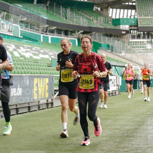 13.09.2026 - 21. swb-Marathon Bremen Michael Burmester http://msf.ph/oto/10448514 13.09.2026 10:30:20 Laufen im Stadion 10141, 10162, 10174, 10183, 10193, 10200, 10218, 10227, 10233, 10253, 10281, 10304, 10334, 10339, 10348, 10359, 10381, 10392, 10426, 10448, 10452, 10467, 10515, 10537, 10585, 10588, 10641, 10652, 10714, 10734, 10757, 10761, 10763, 10764, 10765, 10780, 10808, 10821, 10822, 10825, 10827, 10837, 10838, 10840, 10862, 10863, 10884, 10886, 10887, 10906, 10966, 10984, 11002, 11007, 11038, 11109, 11350, 11379 meine-sportfotos.de