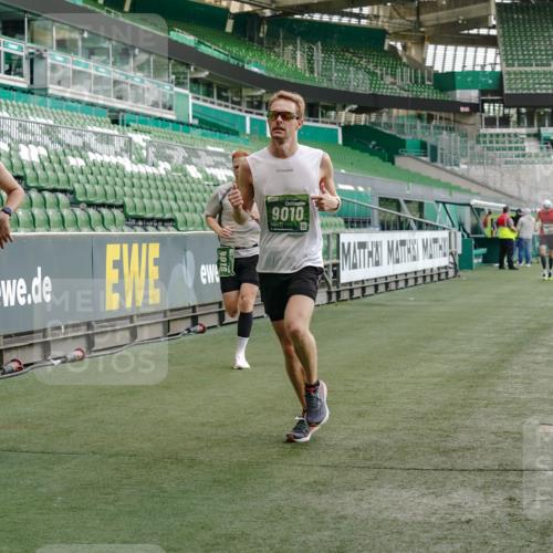 13.09.2026 - 21. swb-Marathon Bremen Michael Burmester http://msf.ph/oto/10448527 13.09.2026 12:47:45 Laufen im Stadion 382, 384, 538, 604, 621, 868, 889, 1349, 1554, 1872, 1925, 2021, 2087, 2266, 2538, 2605, 2646, 2809, 2844, 2956, 3110, 3118, 3127, 3196, 3242, 3284, 3297, 3424, 3466, 3520, 3794, 3910, 4025, 4236, 4239, 4614, 4712, 4729, 4777, 4808, 4992, 5024, 5238, 5283, 5674, 5725, 5803, 5976, 6025, 6053, 6058, 6686, 6708, 6784, 6815, 6951, 7102, 7399, 7538, 7803, 7814, 7871, 8060, 8334, 8611, 8621, 8706, 8877, 8973, 8980, 8981, 8983, 9010, 9061, 9429, 9544, 9689, 9813, 9918, 13034 meine-sportfotos.de