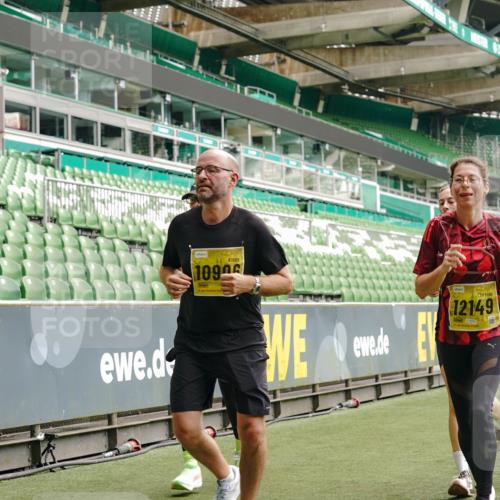 13.09.2026 - 21. swb-Marathon Bremen Michael Burmester http://msf.ph/oto/10448533 13.09.2026 10:30:21 Laufen im Stadion 10141, 10162, 10174, 10183, 10193, 10200, 10218, 10227, 10233, 10253, 10281, 10304, 10334, 10339, 10348, 10359, 10381, 10392, 10426, 10448, 10452, 10467, 10515, 10537, 10585, 10588, 10641, 10652, 10714, 10734, 10757, 10761, 10763, 10764, 10765, 10780, 10808, 10821, 10822, 10825, 10827, 10837, 10838, 10840, 10862, 10863, 10884, 10886, 10887, 10906, 10966, 10984, 11002, 11007, 11038, 11109, 11350, 11379 meine-sportfotos.de