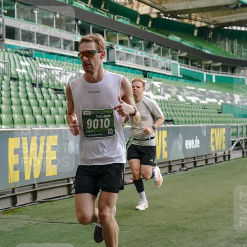 13.09.2026 - 21. swb-Marathon Bremen Michael Burmester http://msf.ph/oto/10448558 13.09.2026 12:47:46 Laufen im Stadion 382, 384, 538, 604, 621, 868, 889, 1349, 1554, 1872, 1925, 2021, 2087, 2266, 2538, 2605, 2646, 2809, 2844, 2956, 3110, 3118, 3127, 3196, 3242, 3284, 3297, 3424, 3466, 3520, 3794, 3910, 4025, 4236, 4239, 4614, 4712, 4729, 4777, 4808, 4992, 5024, 5238, 5283, 5674, 5725, 5803, 5976, 6025, 6053, 6058, 6686, 6708, 6784, 6815, 6951, 7102, 7399, 7538, 7803, 7814, 7871, 8060, 8334, 8611, 8621, 8706, 8877, 8973, 8980, 8981, 8983, 9010, 9061, 9429, 9544, 9689, 9813, 9918, 13034 meine-sportfotos.de