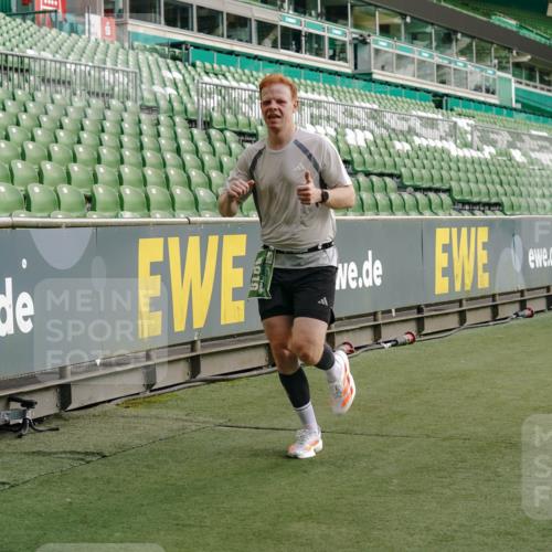 13.09.2026 - 21. swb-Marathon Bremen Michael Burmester http://msf.ph/oto/10448580 13.09.2026 12:47:47 Laufen im Stadion 382, 384, 538, 604, 621, 868, 889, 1349, 1554, 1872, 1925, 2021, 2087, 2266, 2538, 2605, 2646, 2809, 2844, 2956, 3110, 3118, 3127, 3196, 3242, 3284, 3297, 3424, 3466, 3520, 3794, 3910, 4025, 4236, 4239, 4614, 4712, 4729, 4777, 4808, 4992, 5024, 5283, 5674, 5725, 5803, 5976, 6025, 6053, 6058, 6686, 6708, 6784, 6815, 6951, 7102, 7399, 7538, 7803, 7814, 7871, 8060, 8334, 8611, 8621, 8706, 8877, 8973, 8980, 8981, 8983, 9010, 9061, 9429, 9544, 9689, 9813, 9918, 13034 meine-sportfotos.de