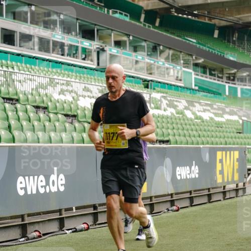 13.09.2026 - 21. swb-Marathon Bremen Michael Burmester http://msf.ph/oto/10448614 13.09.2026 10:30:24 Laufen im Stadion 10141, 10162, 10174, 10183, 10193, 10200, 10218, 10227, 10233, 10253, 10281, 10284, 10304, 10334, 10339, 10348, 10359, 10381, 10392, 10426, 10448, 10452, 10467, 10515, 10537, 10577, 10585, 10588, 10641, 10652, 10684, 10685, 10714, 10734, 10757, 10761, 10763, 10764, 10765, 10780, 10808, 10821, 10822, 10825, 10827, 10837, 10838, 10840, 10862, 10863, 10884, 10886, 10887, 10906, 10966, 10984, 11002, 11038, 11109, 11350, 11379 meine-sportfotos.de