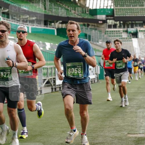 13.09.2026 - 21. swb-Marathon Bremen Michael Burmester http://msf.ph/oto/10448648 13.09.2026 12:47:53 Laufen im Stadion 382, 384, 538, 604, 621, 826, 868, 889, 1349, 1554, 1872, 1925, 2021, 2266, 2538, 2605, 2646, 2809, 2844, 2956, 3110, 3118, 3127, 3196, 3242, 3284, 3297, 3424, 3466, 3520, 3794, 3910, 4025, 4236, 4239, 4614, 4712, 4729, 4777, 4808, 4992, 5024, 5725, 5803, 5976, 6025, 6053, 6058, 6686, 6708, 6784, 6815, 6951, 7064, 7102, 7399, 7538, 7636, 7803, 7814, 7871, 8060, 8334, 8611, 8621, 8706, 8877, 8973, 8980, 8981, 8983, 9010, 9061, 9429, 9544, 9689, 9813, 9918, 13034 meine-sportfotos.de