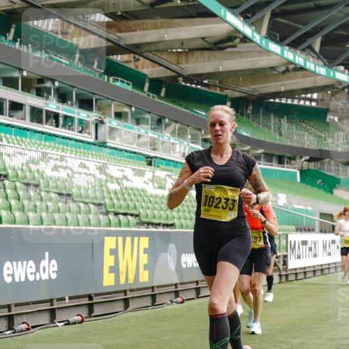 13.09.2026 - 21. swb-Marathon Bremen Michael Burmester http://msf.ph/oto/10448682 13.09.2026 10:30:26 Laufen im Stadion 10141, 10162, 10174, 10183, 10193, 10200, 10218, 10227, 10233, 10253, 10281, 10284, 10304, 10334, 10339, 10359, 10381, 10392, 10426, 10448, 10452, 10467, 10515, 10537, 10577, 10585, 10588, 10641, 10652, 10684, 10685, 10714, 10734, 10757, 10761, 10763, 10764, 10765, 10780, 10808, 10821, 10822, 10825, 10827, 10837, 10838, 10840, 10862, 10863, 10884, 10886, 10887, 10906, 10966, 10984, 11002, 11038, 11109, 11350, 11379 meine-sportfotos.de