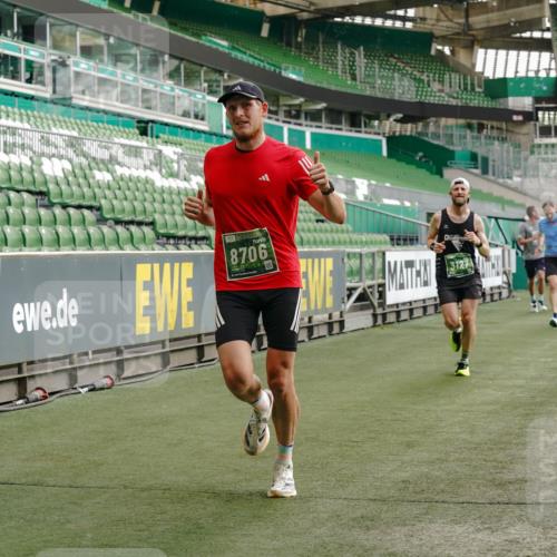 13.09.2026 - 21. swb-Marathon Bremen Michael Burmester http://msf.ph/oto/10448710 13.09.2026 12:47:57 Laufen im Stadion 382, 384, 604, 621, 826, 868, 889, 1349, 1554, 1872, 1925, 2021, 2266, 2538, 2605, 2646, 2809, 2844, 2956, 3110, 3118, 3127, 3196, 3242, 3284, 3297, 3424, 3466, 3520, 3794, 3910, 4025, 4236, 4239, 4614, 4712, 4729, 4777, 4808, 4992, 5725, 5803, 5976, 6025, 6053, 6058, 6686, 6708, 6784, 6815, 6951, 7064, 7102, 7399, 7538, 7636, 7803, 7814, 7871, 8060, 8334, 8611, 8621, 8706, 8877, 8973, 8980, 8981, 8983, 9010, 9061, 9429, 9544, 9689, 9813, 9918 meine-sportfotos.de
