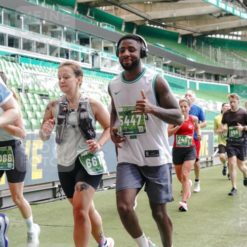 13.09.2026 - 21. swb-Marathon Bremen Michael Burmester http://msf.ph/oto/10448800 13.09.2026 13:08:56 Laufen im Stadion 383, 391, 532, 549, 551, 563, 625, 682, 800, 808, 809, 813, 884, 898, 911, 1025, 1072, 1124, 1150, 1173, 1210, 1285, 1289, 1322, 1364, 1395, 1398, 1532, 1559, 1688, 1831, 1880, 1899, 2003, 2041, 2208, 2215, 2229, 2243, 2366, 2380, 2405, 2413, 2429, 2441, 2467, 2471, 2492, 2525, 2565, 2594, 2611, 2635, 2692, 2727, 2782, 2802, 2823, 2831, 2841, 2866, 2897, 2930, 2931, 2941, 2949, 3032, 3316, 3327, 3333, 3398, 3437, 3707, 3769, 109 meine-sportfotos.de