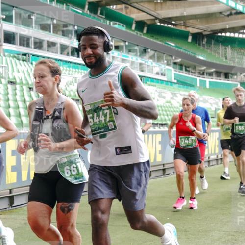 13.09.2026 - 21. swb-Marathon Bremen Michael Burmester http://msf.ph/oto/10448825 13.09.2026 13:08:56 Laufen im Stadion 383, 391, 532, 549, 551, 563, 625, 682, 800, 808, 809, 813, 884, 898, 911, 1025, 1072, 1124, 1150, 1173, 1210, 1285, 1289, 1322, 1364, 1395, 1398, 1532, 1559, 1688, 1831, 1880, 1899, 2003, 2041, 2208, 2215, 2229, 2243, 2366, 2380, 2405, 2413, 2429, 2441, 2467, 2471, 2492, 2525, 2565, 2594, 2611, 2635, 2692, 2727, 2782, 2802, 2823, 2831, 2841, 2866, 2897, 2930, 2931, 2941, 2949, 3032, 3316, 3327, 3333, 3398, 3437, 3707, 3769, 109 meine-sportfotos.de