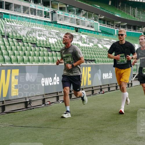 13.09.2026 - 21. swb-Marathon Bremen Michael Burmester http://msf.ph/oto/10448882 13.09.2026 12:48:03 Laufen im Stadion 382, 384, 621, 826, 868, 889, 1349, 1554, 1872, 1925, 2021, 2266, 2538, 2605, 2646, 2844, 2956, 3110, 3118, 3127, 3196, 3242, 3284, 3297, 3424, 3466, 3520, 3794, 3910, 4025, 4236, 4239, 4614, 4712, 4729, 4732, 4777, 4808, 4992, 5725, 5803, 5976, 6025, 6053, 6058, 6686, 6708, 6784, 6815, 6951, 7064, 7102, 7399, 7538, 7636, 7803, 7814, 7871, 7876, 8060, 8334, 8611, 8621, 8706, 8877, 8973, 8980, 8981, 8983, 9010, 9035, 9061, 9429, 9689, 9813, 9918 meine-sportfotos.de