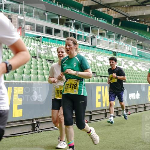 13.09.2026 - 21. swb-Marathon Bremen Michael Burmester http://msf.ph/oto/10448927 13.09.2026 10:30:31 Laufen im Stadion 10141, 10162, 10174, 10183, 10193, 10218, 10227, 10233, 10253, 10281, 10284, 10304, 10334, 10339, 10359, 10381, 10392, 10426, 10448, 10452, 10467, 10479, 10515, 10537, 10577, 10585, 10588, 10641, 10652, 10684, 10685, 10714, 10734, 10757, 10761, 10763, 10764, 10765, 10780, 10808, 10821, 10822, 10825, 10827, 10837, 10838, 10862, 10863, 10884, 10886, 10887, 10906, 10966, 10984, 11002, 11038, 11109, 11350, 11379 meine-sportfotos.de