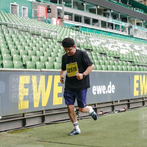 13.09.2026 - 21. swb-Marathon Bremen Michael Burmester http://msf.ph/oto/10448991 13.09.2026 10:30:33 Laufen im Stadion 10141, 10162, 10174, 10183, 10193, 10218, 10227, 10233, 10253, 10281, 10284, 10304, 10334, 10339, 10359, 10381, 10392, 10426, 10448, 10452, 10467, 10479, 10515, 10537, 10577, 10585, 10588, 10641, 10652, 10684, 10685, 10714, 10734, 10757, 10761, 10763, 10764, 10765, 10780, 10808, 10821, 10822, 10825, 10827, 10837, 10838, 10862, 10863, 10884, 10886, 10887, 10906, 10966, 10984, 11002, 11038, 11109, 11350, 11379 meine-sportfotos.de