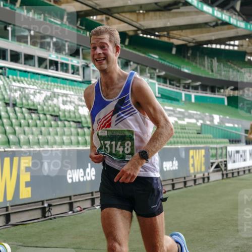 13.09.2026 - 21. swb-Marathon Bremen Michael Burmester http://msf.ph/oto/10449259 13.09.2026 12:48:19 Laufen im Stadion 382, 384, 524, 572, 621, 826, 868, 889, 1349, 1554, 1872, 1925, 2266, 2287, 2538, 2605, 2646, 2844, 2956, 3110, 3118, 3127, 3197, 3242, 3276, 3284, 3297, 3424, 3466, 3520, 3794, 3910, 4025, 4082, 4239, 4614, 4712, 4729, 4732, 4808, 4898, 4992, 5424, 5517, 5725, 5803, 5976, 6025, 6058, 6692, 6708, 6784, 6951, 7064, 7102, 7399, 7538, 7636, 7803, 7871, 7876, 8060, 8611, 8621, 8706, 8877, 8973, 8980, 8981, 9010, 9035, 9061, 9429, 9689, 9918 meine-sportfotos.de