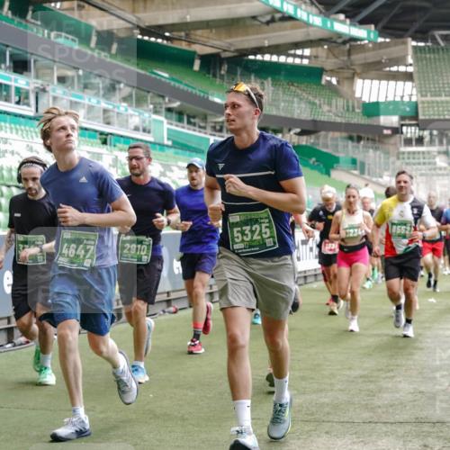 13.09.2026 - 21. swb-Marathon Bremen Michael Burmester http://msf.ph/oto/10449317 13.09.2026 13:09:03 Laufen im Stadion 164, 383, 391, 448, 532, 549, 551, 563, 625, 800, 808, 809, 813, 884, 898, 911, 1025, 1072, 1124, 1150, 1210, 1285, 1289, 1322, 1364, 1395, 1398, 1559, 1688, 1831, 1880, 1899, 2003, 2041, 2208, 2215, 2229, 2232, 2243, 2366, 2380, 2405, 2413, 2429, 2441, 2467, 2471, 2492, 2525, 2565, 2573, 2594, 2611, 2635, 2692, 2727, 2782, 2802, 2823, 2831, 2841, 2866, 2897, 2930, 2931, 2941, 3032, 3316, 3327, 3333, 3398, 3437, 3707, 3769, 109 meine-sportfotos.de