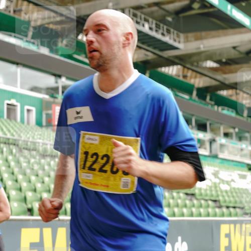 13.09.2026 - 21. swb-Marathon Bremen Michael Burmester http://msf.ph/oto/10449477 13.09.2026 10:30:42 Laufen im Stadion 10141, 10146, 10162, 10174, 10193, 10218, 10222, 10227, 10233, 10253, 10281, 10284, 10304, 10334, 10339, 10359, 10381, 10392, 10448, 10452, 10467, 10471, 10478, 10479, 10515, 10537, 10577, 10579, 10585, 10588, 10626, 10641, 10652, 10684, 10685, 10708, 10714, 10734, 10757, 10761, 10764, 10765, 10780, 10808, 10821, 10822, 10825, 10827, 10837, 10838, 10862, 10863, 10884, 10886, 10887, 10906, 10966, 10984, 11002, 11038, 11109, 11350, 11379 meine-sportfotos.de