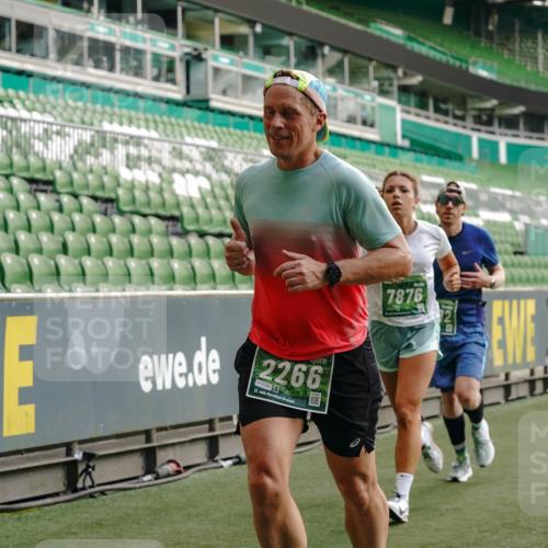 13.09.2026 - 21. swb-Marathon Bremen Michael Burmester http://msf.ph/oto/10449510 13.09.2026 12:48:27 Laufen im Stadion 382, 384, 524, 572, 621, 826, 889, 899, 1349, 1554, 1723, 1872, 1925, 2266, 2287, 2605, 2646, 2844, 2956, 3043, 3110, 3118, 3127, 3197, 3242, 3276, 3284, 3297, 3424, 3466, 3520, 3794, 3910, 3973, 4025, 4082, 4239, 4247, 4614, 4712, 4729, 4732, 4808, 4852, 4898, 4992, 5424, 5517, 5648, 5725, 5803, 5976, 6025, 6058, 6692, 6708, 6784, 6951, 7064, 7102, 7399, 7538, 7636, 7803, 7876, 8060, 8611, 8621, 8706, 8877, 8973, 8980, 8981, 9010, 9035, 9061, 9429, 9689, 9918 meine-sportfotos.de