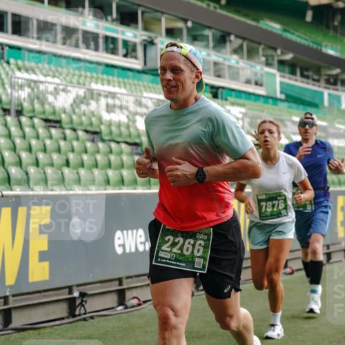 13.09.2026 - 21. swb-Marathon Bremen Michael Burmester http://msf.ph/oto/10449522 13.09.2026 12:48:27 Laufen im Stadion 382, 384, 524, 572, 621, 826, 889, 899, 1349, 1554, 1723, 1872, 1925, 2266, 2287, 2605, 2646, 2844, 2956, 3043, 3110, 3118, 3127, 3197, 3242, 3276, 3284, 3297, 3424, 3466, 3520, 3794, 3910, 3973, 4025, 4082, 4239, 4247, 4614, 4712, 4729, 4732, 4808, 4852, 4898, 4992, 5424, 5517, 5648, 5725, 5803, 5976, 6025, 6058, 6692, 6708, 6784, 6951, 7064, 7102, 7399, 7538, 7636, 7803, 7876, 8060, 8611, 8621, 8706, 8877, 8973, 8980, 8981, 9010, 9035, 9061, 9429, 9689, 9918 meine-sportfotos.de