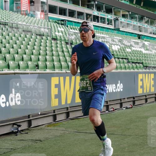 13.09.2026 - 21. swb-Marathon Bremen Michael Burmester http://msf.ph/oto/10449595 13.09.2026 12:48:29 Laufen im Stadion 382, 384, 524, 572, 621, 826, 889, 899, 1349, 1554, 1723, 1748, 1872, 1925, 2266, 2287, 2605, 2646, 2844, 2956, 3043, 3110, 3118, 3127, 3197, 3242, 3276, 3284, 3297, 3424, 3466, 3520, 3794, 3910, 3973, 4025, 4082, 4239, 4247, 4614, 4712, 4729, 4732, 4808, 4852, 4898, 4990, 4992, 5424, 5517, 5648, 5725, 5803, 5976, 6025, 6058, 6692, 6708, 6784, 6951, 7064, 7102, 7399, 7538, 7636, 7803, 7876, 8060, 8611, 8621, 8706, 8877, 8973, 8980, 8981, 9010, 9035, 9061, 9429, 9689, 9918 meine-sportfotos.de