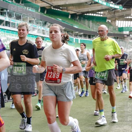 13.09.2026 - 21. swb-Marathon Bremen Michael Burmester http://msf.ph/oto/10449737 13.09.2026 13:09:10 Laufen im Stadion 164, 383, 391, 448, 532, 549, 551, 563, 625, 800, 808, 813, 869, 884, 898, 911, 1025, 1072, 1124, 1150, 1180, 1285, 1289, 1395, 1398, 1559, 1688, 1831, 1880, 1899, 2003, 2041, 2208, 2215, 2229, 2232, 2243, 2366, 2380, 2413, 2429, 2441, 2467, 2471, 2525, 2573, 2594, 2611, 2635, 2692, 2717, 2727, 2782, 2802, 2823, 2831, 2841, 2866, 2897, 2930, 2931, 2941, 3032, 3086, 3291, 3316, 3327, 3333, 3398, 3437, 3707, 3769, 109 meine-sportfotos.de