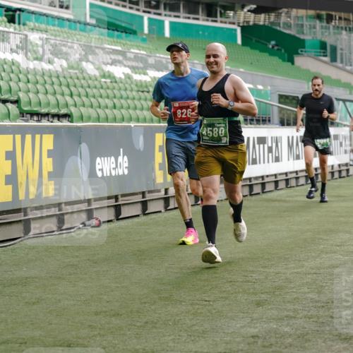 13.09.2026 - 21. swb-Marathon Bremen Michael Burmester http://msf.ph/oto/10449825 13.09.2026 12:48:41 Laufen im Stadion 382, 384, 524, 572, 621, 826, 889, 899, 1349, 1723, 1748, 1872, 1925, 2266, 2287, 2605, 2646, 2844, 2956, 3043, 3110, 3127, 3197, 3242, 3276, 3284, 3297, 3330, 3466, 3794, 3910, 3973, 4025, 4082, 4247, 4614, 4712, 4732, 4852, 4898, 4990, 4992, 5424, 5517, 5570, 5594, 5648, 5803, 5976, 6025, 6058, 6692, 6708, 6784, 6842, 6951, 7064, 7399, 7538, 7636, 7803, 7876, 8060, 8611, 8621, 8706, 8877, 8973, 8980, 8981, 9010, 9035, 9429, 9689, 9918 meine-sportfotos.de