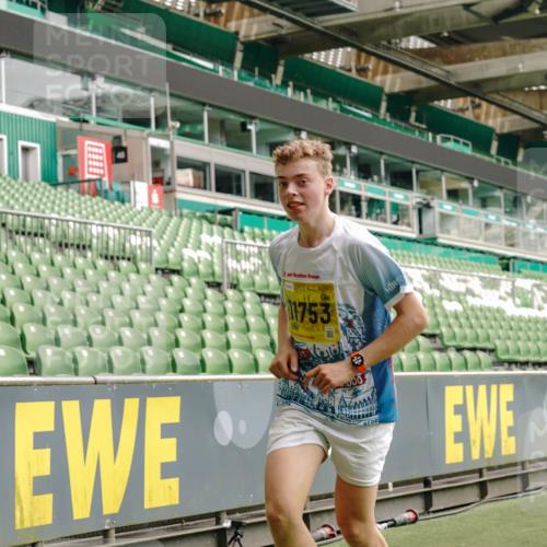 13.09.2026 - 21. swb-Marathon Bremen Michael Burmester http://msf.ph/oto/10449934 13.09.2026 10:30:51 Laufen im Stadion 10141, 10146, 10162, 10174, 10193, 10218, 10222, 10227, 10233, 10253, 10281, 10284, 10304, 10334, 10339, 10359, 10392, 10448, 10452, 10467, 10471, 10478, 10479, 10515, 10529, 10555, 10577, 10579, 10585, 10588, 10589, 10610, 10626, 10641, 10652, 10684, 10685, 10708, 10714, 10734, 10757, 10761, 10764, 10765, 10780, 10808, 10821, 10822, 10825, 10827, 10837, 10838, 10862, 10863, 10884, 10886, 10887, 10906, 10984, 11002, 11038, 11350, 11379 meine-sportfotos.de