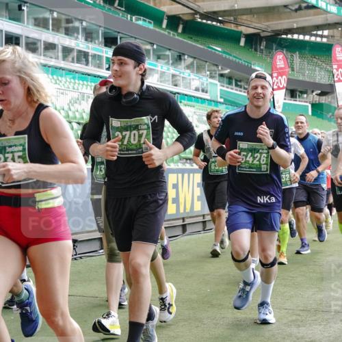 13.09.2026 - 21. swb-Marathon Bremen Michael Burmester http://msf.ph/oto/10449975 13.09.2026 13:09:13 Laufen im Stadion 164, 383, 391, 448, 532, 549, 551, 563, 625, 800, 808, 813, 869, 884, 898, 1025, 1072, 1124, 1150, 1180, 1285, 1289, 1395, 1398, 1559, 1688, 1831, 1880, 1899, 2003, 2041, 2208, 2215, 2229, 2232, 2243, 2366, 2380, 2413, 2429, 2441, 2467, 2471, 2525, 2573, 2594, 2611, 2635, 2692, 2714, 2717, 2727, 2782, 2802, 2823, 2841, 2866, 2897, 2920, 2930, 2931, 2941, 3032, 3063, 3086, 3291, 3316, 3327, 3333, 3398, 3437, 3707, 3769, 109 meine-sportfotos.de