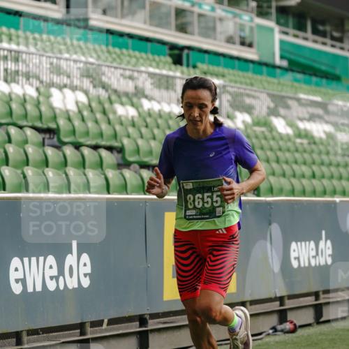 13.09.2026 - 21. swb-Marathon Bremen Michael Burmester http://msf.ph/oto/10450001 13.09.2026 12:48:52 Laufen im Stadion 382, 384, 524, 572, 779, 826, 889, 899, 1349, 1723, 1748, 1872, 1925, 2266, 2287, 2605, 2750, 2844, 2909, 2956, 3043, 3110, 3127, 3197, 3242, 3276, 3330, 3466, 3794, 3910, 3973, 4033, 4082, 4247, 4614, 4712, 4732, 4743, 4852, 4898, 4990, 4992, 5424, 5517, 5570, 5594, 5648, 5803, 6025, 6058, 6692, 6708, 6784, 6842, 6951, 7064, 7399, 7538, 7636, 7803, 7876, 8611, 8621, 8706, 8877, 8973, 8980, 8981, 9010, 9035, 9429 meine-sportfotos.de