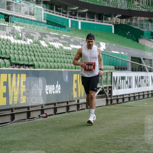 13.09.2026 - 21. swb-Marathon Bremen Michael Burmester http://msf.ph/oto/10450047 13.09.2026 12:48:54 Laufen im Stadion 382, 384, 524, 572, 779, 826, 889, 899, 1349, 1723, 1748, 1872, 1925, 2266, 2287, 2605, 2750, 2844, 2909, 2956, 3043, 3110, 3127, 3197, 3242, 3276, 3330, 3466, 3794, 3910, 3973, 4033, 4082, 4247, 4384, 4614, 4712, 4732, 4743, 4852, 4898, 4990, 4992, 5424, 5517, 5570, 5594, 5648, 5803, 6025, 6058, 6692, 6708, 6784, 6842, 6951, 7064, 7109, 7399, 7538, 7636, 7803, 7876, 8611, 8621, 8706, 8877, 8973, 8980, 8981, 9010, 9035, 9429 meine-sportfotos.de