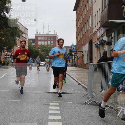 13.09.2026 - Kiel Lauf Markus Tischler http://msf.ph/oto/10450220 13.09.2026 09:37:54 Fleethörn 2221, 690, 44, 10220 meine-sportfotos.de