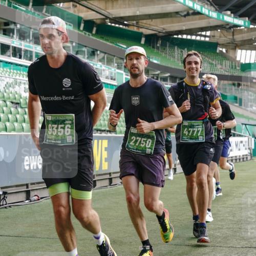 13.09.2026 - 21. swb-Marathon Bremen Michael Burmester http://msf.ph/oto/10450275 13.09.2026 12:49:02 Laufen im Stadion 382, 384, 524, 572, 779, 826, 889, 899, 1349, 1517, 1723, 1748, 1872, 1925, 2287, 2288, 2605, 2750, 2844, 2909, 2956, 3043, 3110, 3127, 3197, 3242, 3276, 3330, 3466, 3794, 3910, 3973, 4033, 4082, 4247, 4384, 4712, 4732, 4743, 4852, 4898, 4990, 5424, 5517, 5570, 5585, 5594, 5648, 5803, 6025, 6058, 6692, 6708, 6842, 6951, 7064, 7109, 7115, 7399, 7538, 7636, 7803, 7876, 8611, 8621, 8706, 8877, 8973, 8980, 8981, 9010, 9035, 9429 meine-sportfotos.de