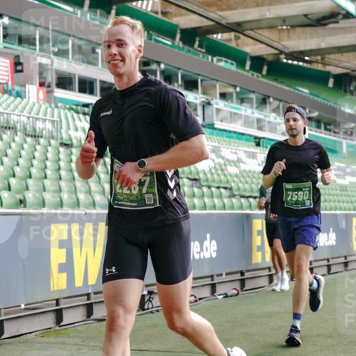 13.09.2026 - 21. swb-Marathon Bremen Michael Burmester http://msf.ph/oto/10450319 13.09.2026 12:49:04 Laufen im Stadion 382, 384, 524, 572, 779, 826, 889, 899, 1349, 1517, 1605, 1723, 1748, 1872, 1925, 2287, 2288, 2605, 2750, 2844, 2909, 2956, 3043, 3110, 3127, 3197, 3242, 3276, 3330, 3466, 3625, 3794, 3910, 3973, 4033, 4082, 4247, 4384, 4712, 4732, 4743, 4852, 4898, 4990, 5424, 5517, 5570, 5585, 5594, 5648, 6025, 6058, 6692, 6842, 6951, 7064, 7109, 7115, 7399, 7636, 7803, 7876, 8611, 8706, 8877, 8973, 8980, 8981, 9010, 9035, 9429 meine-sportfotos.de
