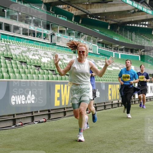 13.09.2026 - 21. swb-Marathon Bremen Michael Burmester http://msf.ph/oto/10450507 13.09.2026 10:31:05 Laufen im Stadion 10141, 10146, 10174, 10193, 10222, 10227, 10233, 10281, 10284, 10304, 10339, 10359, 10392, 10448, 10452, 10467, 10471, 10478, 10479, 10515, 10529, 10543, 10555, 10577, 10579, 10585, 10588, 10589, 10608, 10610, 10626, 10631, 10641, 10652, 10684, 10685, 10704, 10708, 10714, 10725, 10734, 10757, 10761, 10764, 10765, 10780, 10808, 10821, 10822, 10827, 10837, 10838, 10862, 10863, 10884, 10886, 10887, 10906, 10984, 11002, 11038, 11350, 11379 meine-sportfotos.de
