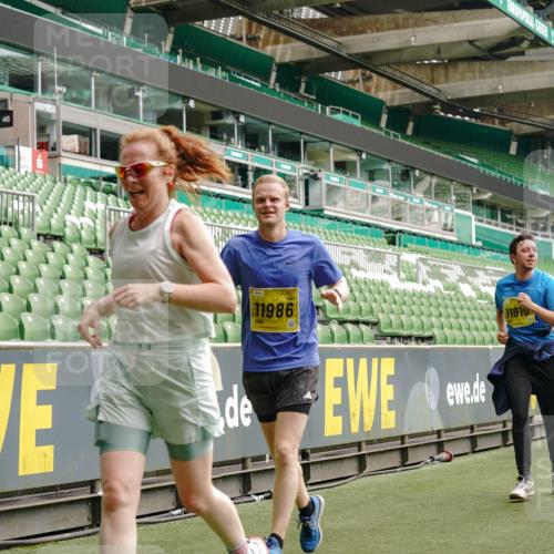 13.09.2026 - 21. swb-Marathon Bremen Michael Burmester http://msf.ph/oto/10450567 13.09.2026 10:31:06 Laufen im Stadion 10141, 10146, 10174, 10193, 10222, 10227, 10233, 10255, 10281, 10284, 10304, 10339, 10359, 10392, 10448, 10452, 10467, 10471, 10478, 10479, 10515, 10529, 10543, 10555, 10577, 10579, 10585, 10588, 10589, 10608, 10610, 10626, 10631, 10641, 10652, 10684, 10685, 10704, 10708, 10714, 10725, 10734, 10757, 10761, 10764, 10765, 10780, 10808, 10821, 10822, 10827, 10837, 10838, 10862, 10863, 10884, 10886, 10887, 10906, 10984, 11002, 11038, 11350, 11379 meine-sportfotos.de