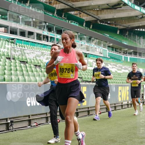 13.09.2026 - 21. swb-Marathon Bremen Michael Burmester http://msf.ph/oto/10450640 13.09.2026 10:31:08 Laufen im Stadion 10141, 10146, 10174, 10193, 10222, 10227, 10233, 10255, 10281, 10284, 10304, 10339, 10359, 10392, 10448, 10452, 10467, 10471, 10478, 10479, 10503, 10515, 10529, 10543, 10555, 10577, 10579, 10585, 10588, 10589, 10608, 10610, 10626, 10631, 10641, 10652, 10684, 10685, 10704, 10708, 10714, 10725, 10734, 10757, 10761, 10764, 10765, 10780, 10808, 10821, 10822, 10827, 10837, 10838, 10862, 10863, 10884, 10886, 10887, 10906, 10984, 11002, 11038, 11350, 11379 meine-sportfotos.de