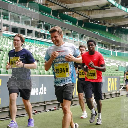 13.09.2026 - 21. swb-Marathon Bremen Michael Burmester http://msf.ph/oto/10450701 13.09.2026 10:31:10 Laufen im Stadion 10141, 10146, 10174, 10193, 10222, 10227, 10233, 10255, 10281, 10284, 10304, 10339, 10359, 10392, 10448, 10452, 10467, 10471, 10478, 10479, 10503, 10515, 10529, 10543, 10555, 10577, 10579, 10585, 10588, 10589, 10608, 10610, 10626, 10631, 10641, 10652, 10684, 10685, 10704, 10708, 10714, 10725, 10734, 10757, 10761, 10764, 10765, 10780, 10808, 10821, 10822, 10827, 10837, 10838, 10862, 10863, 10884, 10886, 10887, 10906, 10984, 11002, 11038, 11350, 11379 meine-sportfotos.de