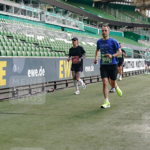 13.09.2026 - 21. swb-Marathon Bremen Michael Burmester http://msf.ph/oto/10450733 13.09.2026 12:49:21 Laufen im Stadion 382, 469, 524, 572, 663, 670, 779, 826, 889, 899, 1349, 1517, 1605, 1723, 1748, 1872, 1925, 2052, 2287, 2288, 2347, 2605, 2750, 2844, 2909, 3043, 3110, 3127, 3197, 3276, 3330, 3625, 3910, 3973, 4033, 4082, 4247, 4384, 4712, 4732, 4743, 4852, 4898, 4990, 5111, 5377, 5383, 5424, 5517, 5570, 5585, 5594, 5648, 6025, 6058, 6652, 6692, 6842, 6906, 6951, 7064, 7109, 7115, 7121, 7399, 7636, 7803, 7876, 8706, 8877, 8973, 8981, 9010, 9035, 9429 meine-sportfotos.de