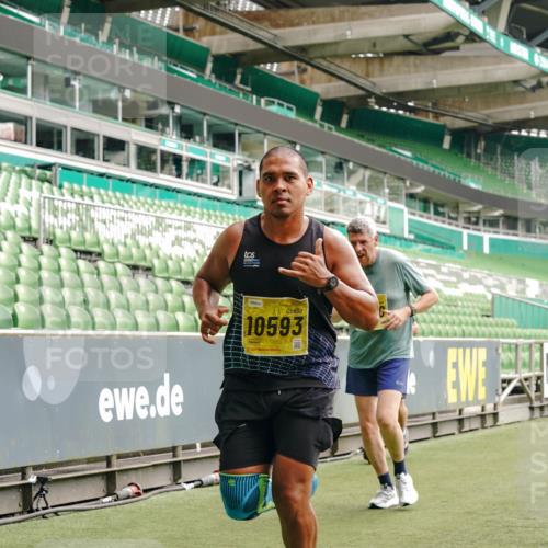 13.09.2026 - 21. swb-Marathon Bremen Michael Burmester http://msf.ph/oto/10450794 13.09.2026 10:31:12 Laufen im Stadion 10141, 10146, 10174, 10193, 10222, 10227, 10233, 10255, 10281, 10284, 10304, 10339, 10359, 10392, 10448, 10452, 10471, 10478, 10479, 10503, 10515, 10529, 10543, 10555, 10577, 10579, 10588, 10589, 10608, 10610, 10626, 10631, 10641, 10652, 10684, 10685, 10704, 10708, 10714, 10725, 10734, 10757, 10761, 10764, 10765, 10780, 10808, 10821, 10822, 10827, 10837, 10838, 10862, 10863, 10884, 10886, 10887, 10906, 10984, 11002, 11038, 11350, 11379 meine-sportfotos.de