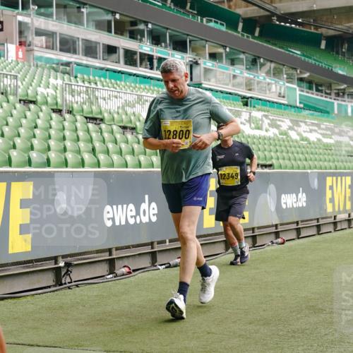 13.09.2026 - 21. swb-Marathon Bremen Michael Burmester http://msf.ph/oto/10450860 13.09.2026 10:31:13 Laufen im Stadion 10141, 10146, 10174, 10193, 10222, 10227, 10233, 10255, 10281, 10284, 10304, 10339, 10359, 10392, 10448, 10452, 10471, 10478, 10479, 10503, 10515, 10529, 10543, 10555, 10577, 10579, 10588, 10589, 10608, 10610, 10626, 10631, 10641, 10652, 10684, 10685, 10704, 10708, 10714, 10725, 10734, 10757, 10761, 10764, 10765, 10780, 10808, 10821, 10822, 10827, 10837, 10838, 10862, 10863, 10884, 10886, 10887, 10906, 10984, 11002, 11038, 11350, 11379 meine-sportfotos.de