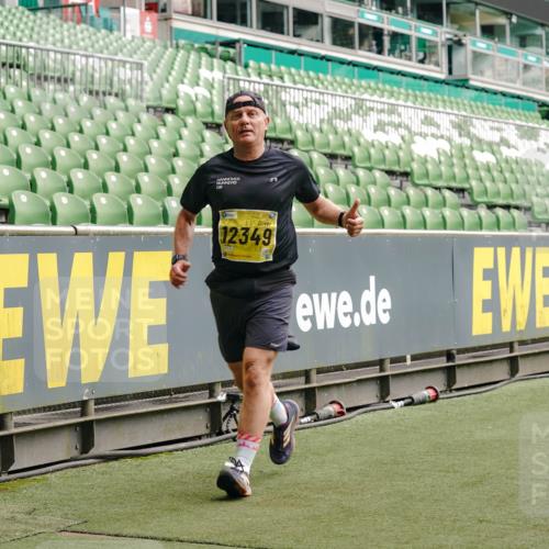 13.09.2026 - 21. swb-Marathon Bremen Michael Burmester http://msf.ph/oto/10450927 13.09.2026 10:31:15 Laufen im Stadion 10141, 10146, 10174, 10193, 10222, 10227, 10233, 10255, 10281, 10284, 10304, 10339, 10359, 10392, 10448, 10452, 10471, 10478, 10479, 10503, 10515, 10529, 10540, 10543, 10555, 10577, 10579, 10588, 10589, 10608, 10610, 10626, 10631, 10641, 10652, 10684, 10685, 10703, 10704, 10708, 10714, 10725, 10757, 10764, 10765, 10780, 10808, 10821, 10822, 10837, 10838, 10862, 10863, 10884, 10886, 10887, 10906, 10984, 11002, 11038, 11350, 11379 meine-sportfotos.de
