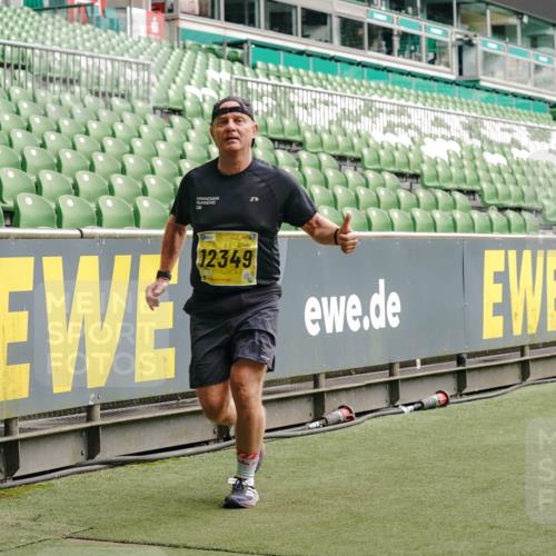 13.09.2026 - 21. swb-Marathon Bremen Michael Burmester http://msf.ph/oto/10450937 13.09.2026 10:31:15 Laufen im Stadion 10141, 10146, 10174, 10193, 10222, 10227, 10233, 10255, 10281, 10284, 10304, 10339, 10359, 10392, 10448, 10452, 10471, 10478, 10479, 10503, 10515, 10529, 10540, 10543, 10555, 10577, 10579, 10588, 10589, 10608, 10610, 10626, 10631, 10641, 10652, 10684, 10685, 10703, 10704, 10708, 10714, 10725, 10757, 10764, 10765, 10780, 10808, 10821, 10822, 10837, 10838, 10862, 10863, 10884, 10886, 10887, 10906, 10984, 11002, 11038, 11350, 11379 meine-sportfotos.de