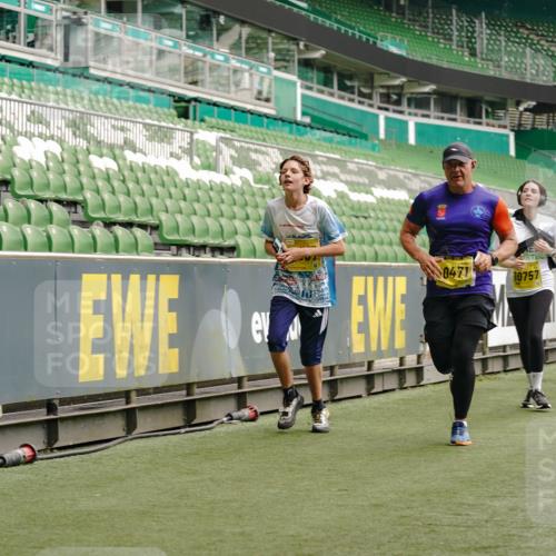 13.09.2026 - 21. swb-Marathon Bremen Michael Burmester http://msf.ph/oto/10450952 13.09.2026 10:31:16 Laufen im Stadion 10141, 10146, 10174, 10193, 10222, 10227, 10233, 10255, 10281, 10284, 10304, 10339, 10359, 10392, 10443, 10448, 10452, 10471, 10478, 10479, 10503, 10515, 10529, 10540, 10543, 10555, 10577, 10579, 10588, 10589, 10608, 10610, 10626, 10631, 10641, 10652, 10684, 10685, 10703, 10704, 10708, 10714, 10725, 10757, 10764, 10765, 10780, 10808, 10821, 10822, 10837, 10838, 10862, 10863, 10884, 10886, 10887, 10906, 10984, 11002, 11038, 11350, 11379 meine-sportfotos.de