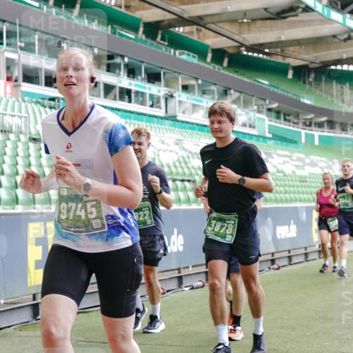 13.09.2026 - 21. swb-Marathon Bremen Michael Burmester http://msf.ph/oto/10450959 13.09.2026 13:09:32 Laufen im Stadion 164, 383, 391, 448, 532, 549, 551, 563, 625, 813, 869, 884, 898, 1025, 1072, 1124, 1150, 1180, 1285, 1289, 1398, 1559, 1688, 1855, 1867, 1880, 1899, 2041, 2208, 2229, 2232, 2243, 2268, 2380, 2413, 2429, 2441, 2467, 2471, 2525, 2530, 2553, 2573, 2594, 2635, 2692, 2714, 2717, 2727, 2785, 2823, 2841, 2897, 2920, 2930, 2931, 2941, 3032, 3063, 3086, 3291, 3316, 3327, 3333, 3398, 3437, 3707, 3769, 109 meine-sportfotos.de