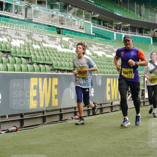 13.09.2026 - 21. swb-Marathon Bremen Michael Burmester http://msf.ph/oto/10450979 13.09.2026 10:31:16 Laufen im Stadion 10141, 10146, 10174, 10193, 10222, 10227, 10233, 10255, 10281, 10284, 10304, 10339, 10359, 10392, 10443, 10448, 10452, 10471, 10478, 10479, 10503, 10515, 10529, 10540, 10543, 10555, 10577, 10579, 10588, 10589, 10608, 10610, 10626, 10631, 10641, 10652, 10684, 10685, 10703, 10704, 10708, 10714, 10725, 10757, 10764, 10765, 10780, 10808, 10821, 10822, 10837, 10838, 10862, 10863, 10884, 10886, 10887, 10906, 10984, 11002, 11038, 11350, 11379 meine-sportfotos.de