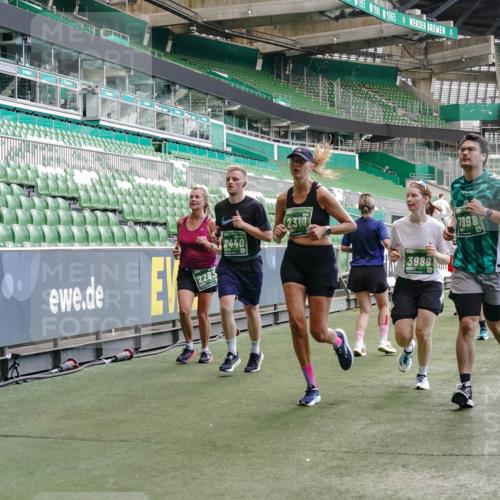 13.09.2026 - 21. swb-Marathon Bremen Michael Burmester http://msf.ph/oto/10451017 13.09.2026 13:09:33 Laufen im Stadion 164, 383, 391, 448, 532, 549, 551, 563, 625, 813, 869, 884, 898, 1025, 1072, 1124, 1150, 1180, 1285, 1289, 1398, 1559, 1688, 1855, 1867, 1880, 1899, 2041, 2208, 2229, 2232, 2243, 2268, 2380, 2413, 2429, 2441, 2467, 2471, 2525, 2530, 2553, 2573, 2594, 2635, 2692, 2714, 2717, 2727, 2785, 2823, 2841, 2897, 2920, 2930, 2931, 2941, 3032, 3063, 3086, 3291, 3316, 3327, 3333, 3398, 3437, 3707, 3769, 109 meine-sportfotos.de