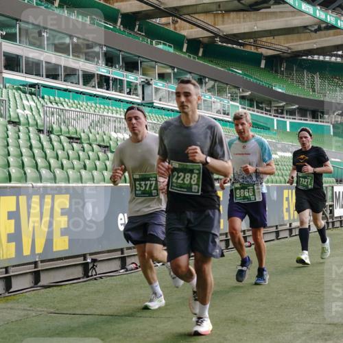 13.09.2026 - 21. swb-Marathon Bremen Michael Burmester http://msf.ph/oto/10451038 13.09.2026 12:49:30 Laufen im Stadion 382, 469, 524, 572, 663, 670, 779, 826, 889, 899, 1349, 1513, 1517, 1605, 1723, 1748, 1872, 1925, 2052, 2287, 2288, 2291, 2347, 2360, 2605, 2750, 2844, 2909, 3043, 3110, 3127, 3197, 3276, 3330, 3625, 3647, 3910, 3973, 4033, 4082, 4247, 4384, 4712, 4732, 4743, 4852, 4898, 4990, 5111, 5377, 5383, 5424, 5517, 5570, 5585, 5594, 5636, 5648, 6058, 6267, 6652, 6692, 6842, 6906, 6951, 7064, 7109, 7115, 7121, 7399, 7636, 7803, 7876, 8706, 8877, 8973, 8981, 9010, 9035, 9429 meine-sportfotos.de