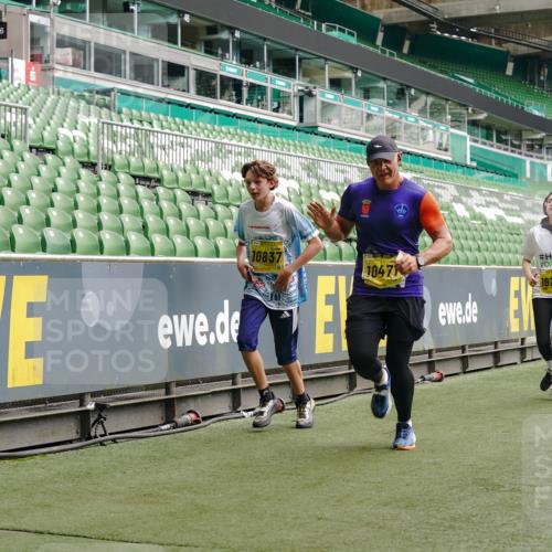 13.09.2026 - 21. swb-Marathon Bremen Michael Burmester http://msf.ph/oto/10451059 13.09.2026 10:31:18 Laufen im Stadion 10141, 10146, 10174, 10193, 10222, 10227, 10233, 10255, 10281, 10284, 10304, 10339, 10359, 10392, 10443, 10448, 10452, 10471, 10478, 10479, 10503, 10515, 10529, 10540, 10543, 10555, 10577, 10579, 10588, 10589, 10608, 10610, 10626, 10631, 10641, 10646, 10652, 10684, 10685, 10703, 10704, 10708, 10714, 10725, 10757, 10764, 10765, 10780, 10808, 10821, 10822, 10837, 10838, 10862, 10863, 10884, 10886, 10887, 10906, 10984, 11002, 11038, 11350, 11379 meine-sportfotos.de